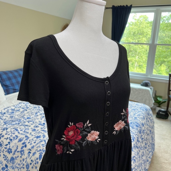 NWOT Women's American Eagle Soft & Sexy Embroidered Floral Black Knit Top XS - Picture 5 of 16